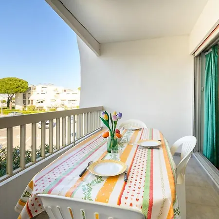 Donnant Sur Le Port De Plaisance De Port Camargue Et A Proximite Des Plages Apartment *