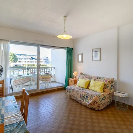 Apartment Donnant Sur Le Port De Plaisance De Port Camargue Et A Proximite Des Plages *
