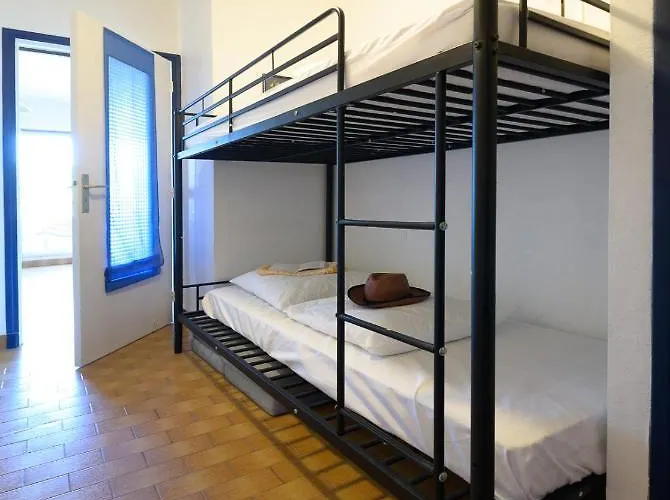 Donnant Sur Le Port De Plaisance De Port Camargue Et A Proximite Des Plages Appartement *