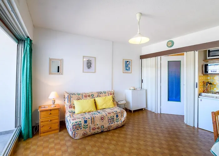 Appartement Donnant Sur Le Port De Plaisance De Port Camargue Et A Proximite Des Plages
